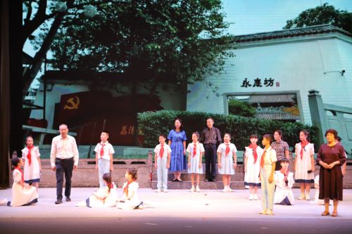 图4情景朗诵《永庆坊的新风景》.jpg
