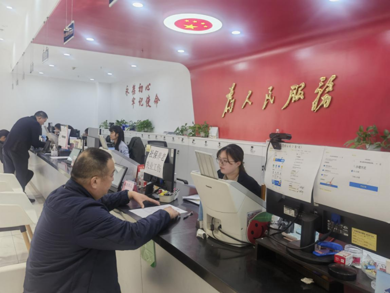 中南街:服务见真情 为民办实事(组图1).png