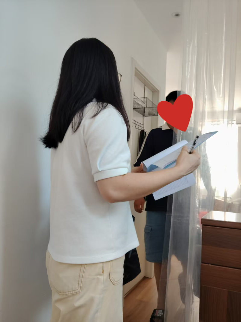 图:入户了解居民情况 (2).jpg