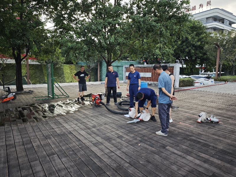 9月5日下午，花地街道特邀广州消防支队水上消防中队，针对辖区微型消防站比武队伍开展消防安全应急专项培训，切实提升基层应急力量实战能力A.png