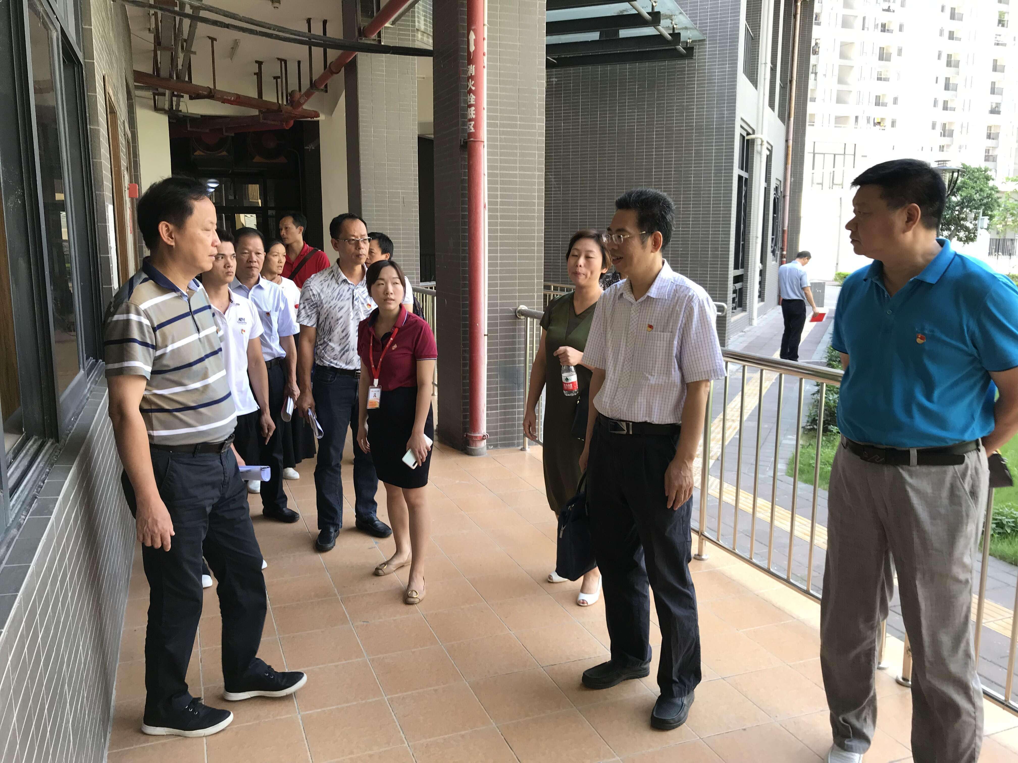 （图：西村街领导调研和苑片区党群服务中心建设项目）